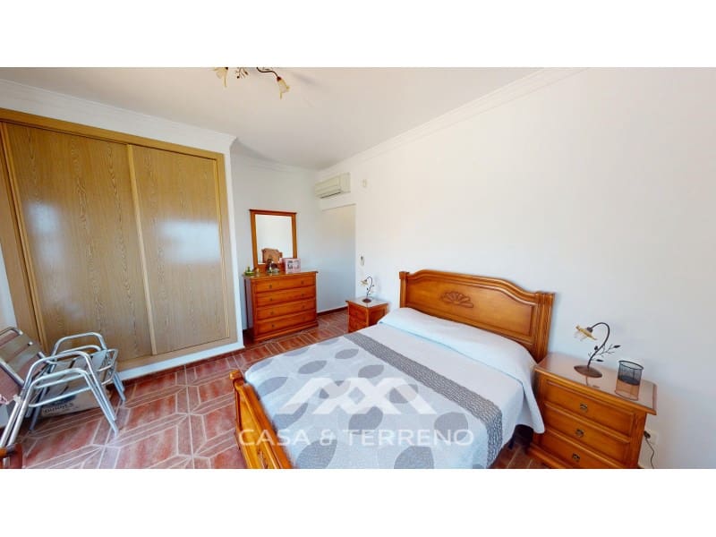4 soveværelse Villa til salg i Algarrobo med swimmingpool garage - € 625.000 (Ref: 9912842)