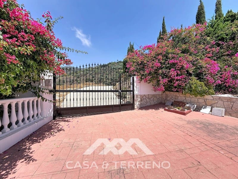 4 soveværelse Villa til salg i Algarrobo med swimmingpool garage - € 625.000 (Ref: 9912842)