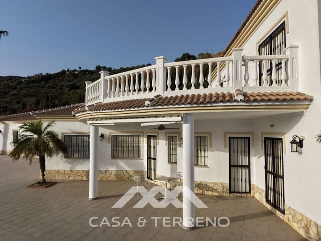 4 soveværelse Villa til salg i Algarrobo med swimmingpool garage - € 625.000 (Ref: 9912842)