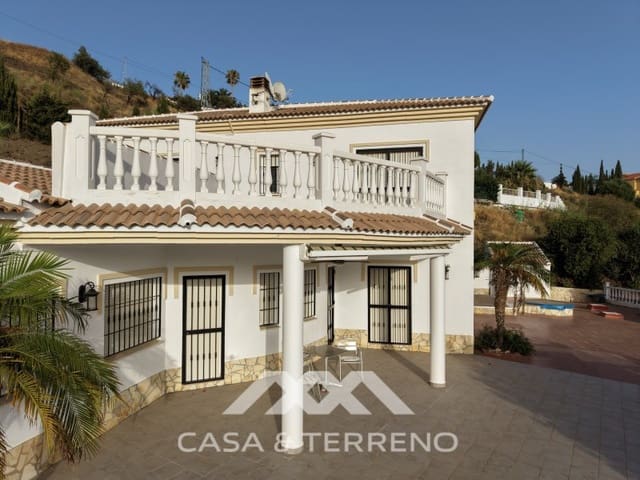 4 soveværelse Villa til salg i Algarrobo med swimmingpool garage - € 625.000 (Ref: 9912842)