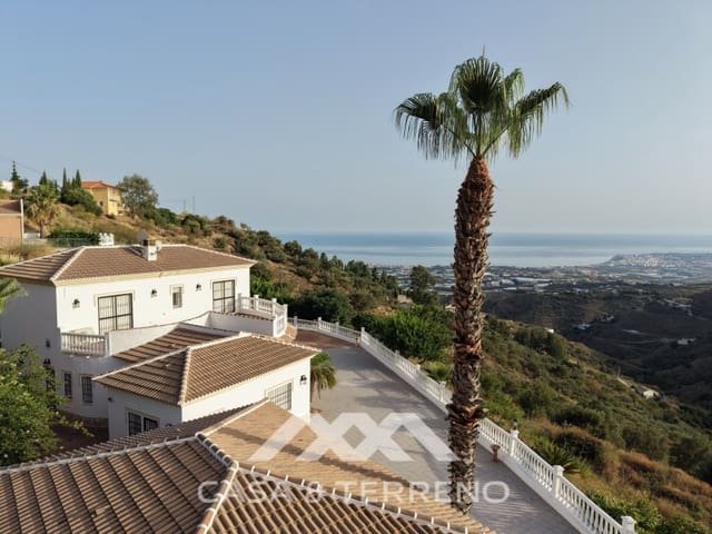 4 soveværelse Villa til salg i Algarrobo med swimmingpool garage - € 625.000 (Ref: 9912842)
