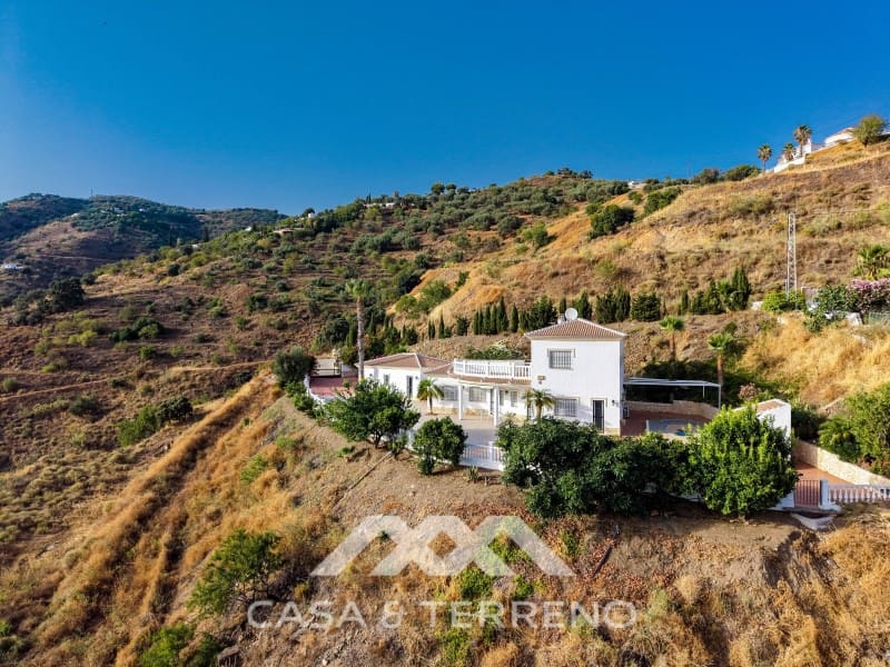 4 Zimmer Villa zu verkaufen in Algarrobo mit Pool Garage - 625.000 € (Ref: 9912842)