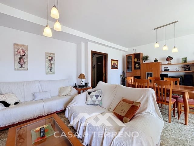 4 bedroom Semi-detached Villa for rent in Torre del Mar, Vélez-Málaga with pool - € 1,600 (Ref: 9912843)
