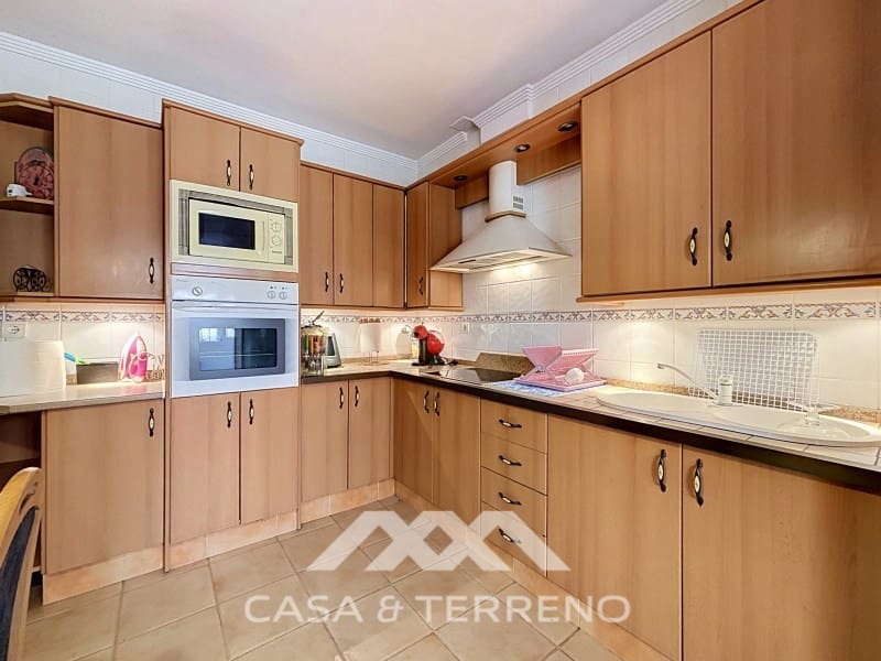 4 bedroom Semi-detached Villa for rent in Torre del Mar with pool - € 1,600 (Ref: 9912843)