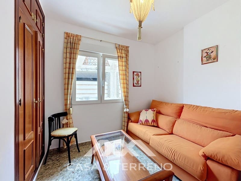 4 bedroom Semi-detached Villa for rent in Torre del Mar with pool - € 1,600 (Ref: 9912843)