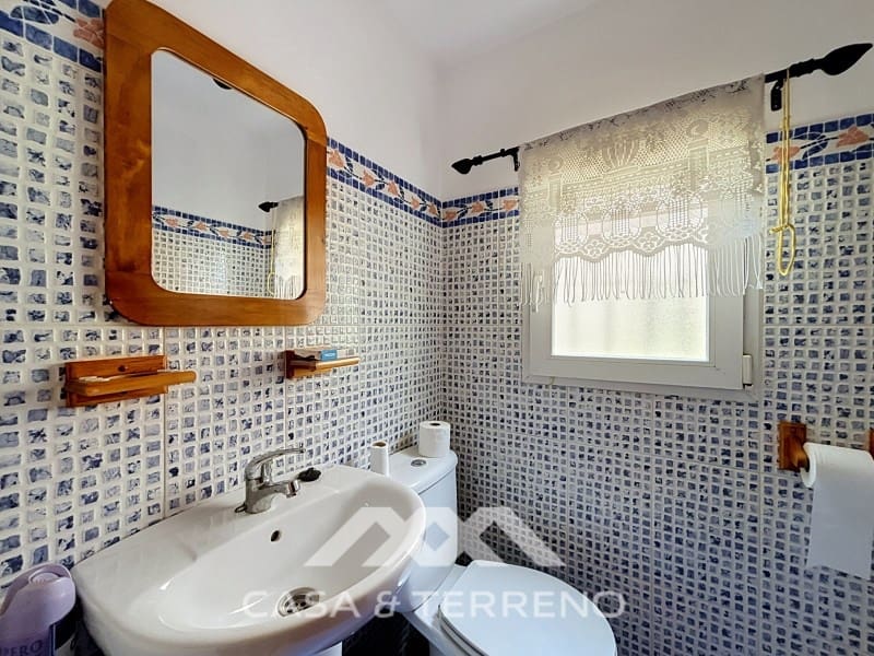 4 bedroom Semi-detached Villa for rent in Torre del Mar with pool - € 1,600 (Ref: 9912843)