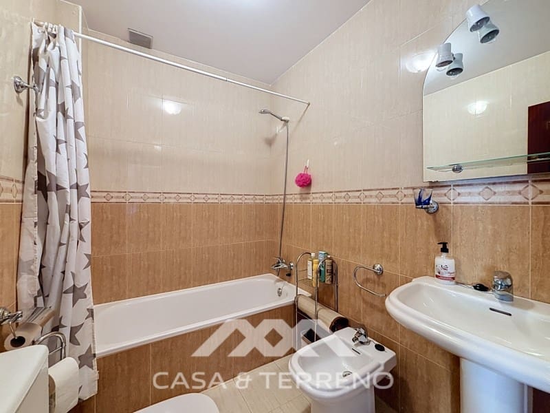 4 bedroom Semi-detached Villa for rent in Torre del Mar with pool - € 1,600 (Ref: 9912843)