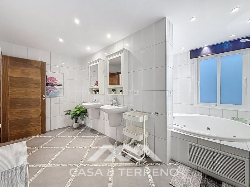 6 chambre Chambres d'Hôtes/B&B à vendre à Caleta de Velez avec piscine garage - 1 200 000 € (Ref: 9912844)