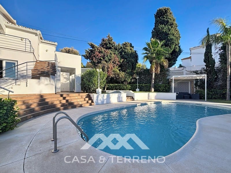 6 chambre Chambres d'Hôtes/B&B à vendre à Caleta de Velez avec piscine garage - 1 200 000 € (Ref: 9912844)