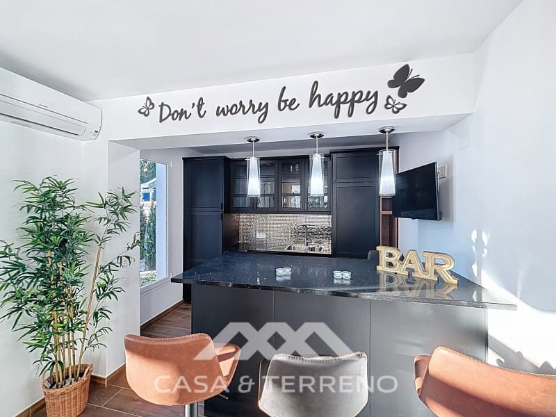 6 slaapkamer Villa te koop in Caleta de Velez met zwembad garage - € 1.200.000 (Ref: 9912845)