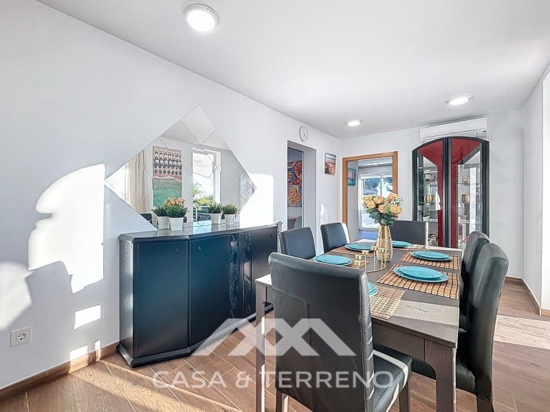 6 slaapkamer Villa te koop in Caleta de Velez met zwembad garage - € 1.200.000 (Ref: 9912845)