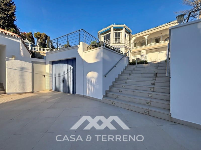 6 slaapkamer Villa te koop in Caleta de Velez met zwembad garage - € 1.200.000 (Ref: 9912845)