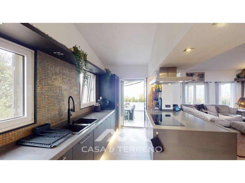 4 sypialnia Willa na sprzedaż w Algarrobo z basenem garażem - 1 250 000 € (Ref: 9942058)