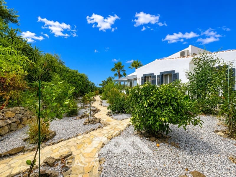 4 sypialnia Willa na sprzedaż w Algarrobo z basenem garażem - 1 250 000 € (Ref: 9942058)