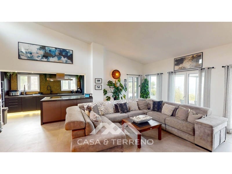 4 bedroom Villa for sale in Algarrobo with pool garage - € 1,250,000 (Ref: 9942058)