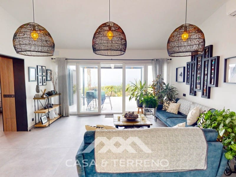 4 bedroom Villa for sale in Algarrobo with pool garage - € 1,250,000 (Ref: 9942058)