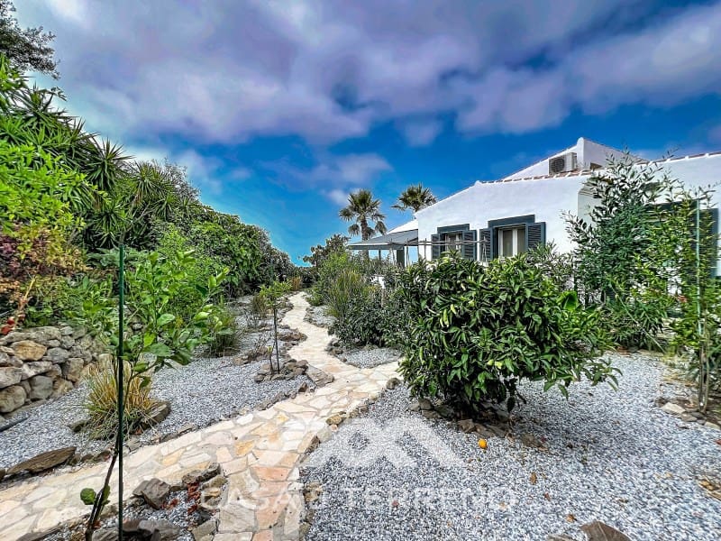 4 bedroom Villa for sale in Algarrobo with pool garage - € 1,250,000 (Ref: 9942058)