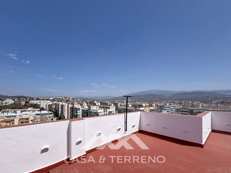 3 soveværelse Lejlighed til salg i Torre del Mar - € 349.500 (Ref: 9943942)