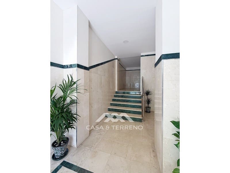 3 soveværelse Lejlighed til salg i Torre del Mar - € 349.500 (Ref: 9943942)