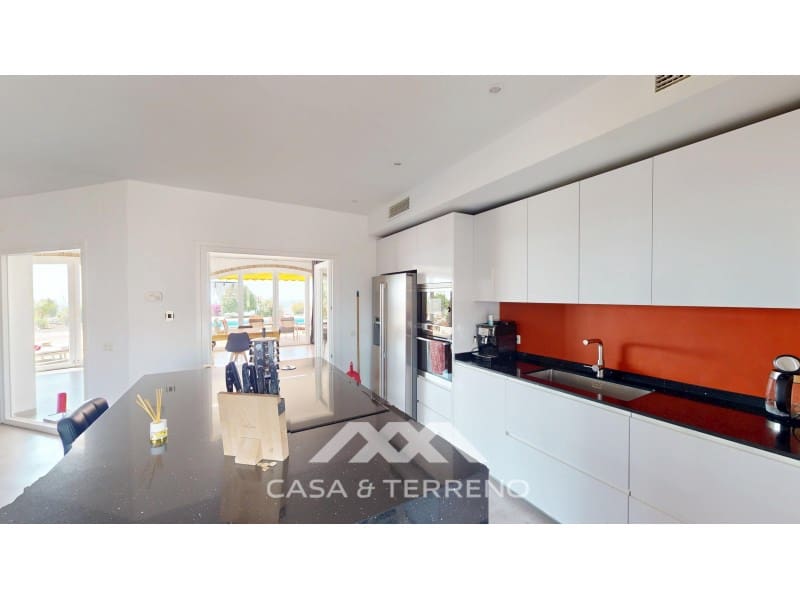 4 quarto Moradia para venda em Velez-Malaga com piscina - 748 000 € (Ref: 9952362)