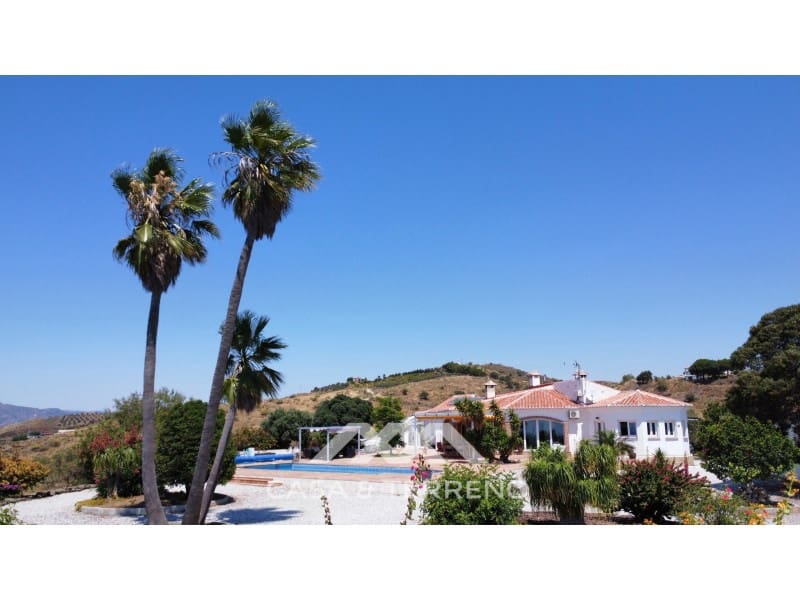 4 quarto Moradia para venda em Velez-Malaga com piscina - 748 000 € (Ref: 9952362)