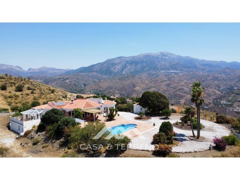 4 quarto Moradia para venda em Velez-Malaga com piscina - 748 000 € (Ref: 9952362)