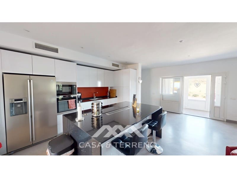 4 quarto Moradia para venda em Velez-Malaga com piscina - 748 000 € (Ref: 9952362)