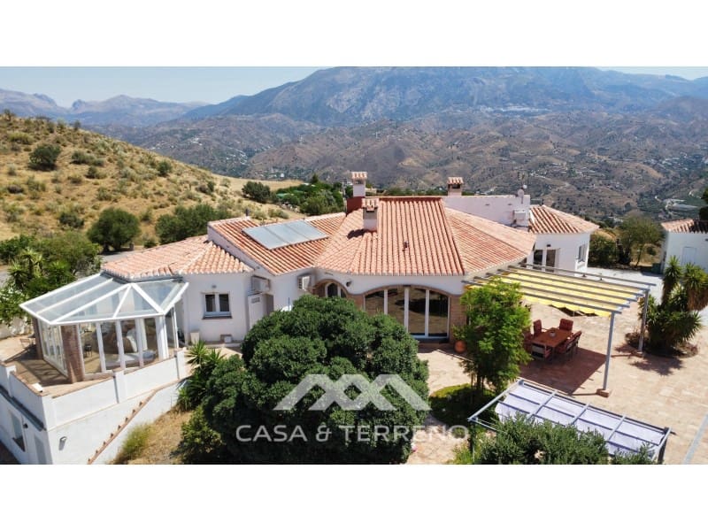 4 quarto Moradia para venda em Velez-Malaga com piscina - 748 000 € (Ref: 9952362)