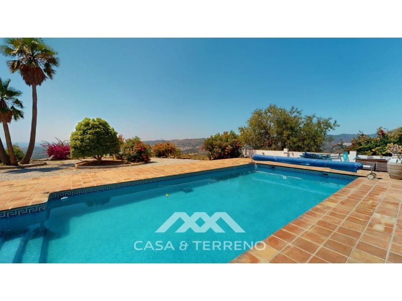 4 quarto Moradia para venda em Velez-Malaga com piscina - 748 000 € (Ref: 9952362)