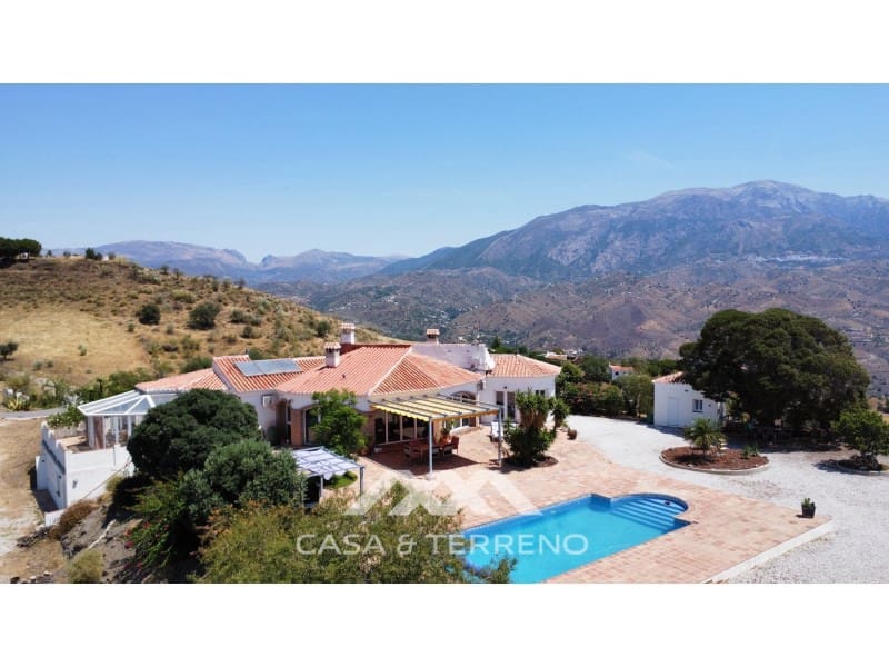 4 quarto Moradia para venda em Velez-Malaga com piscina - 748 000 € (Ref: 9952362)