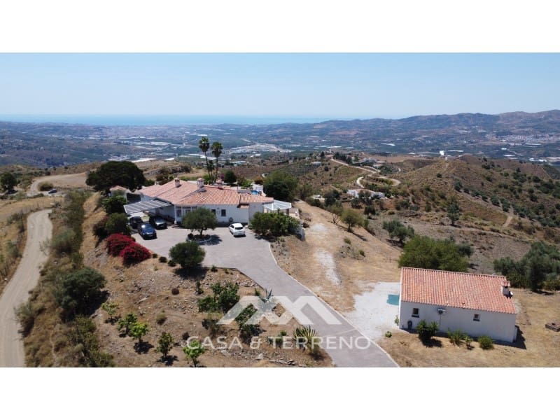 4 quarto Moradia para venda em Velez-Malaga com piscina - 748 000 € (Ref: 9952362)