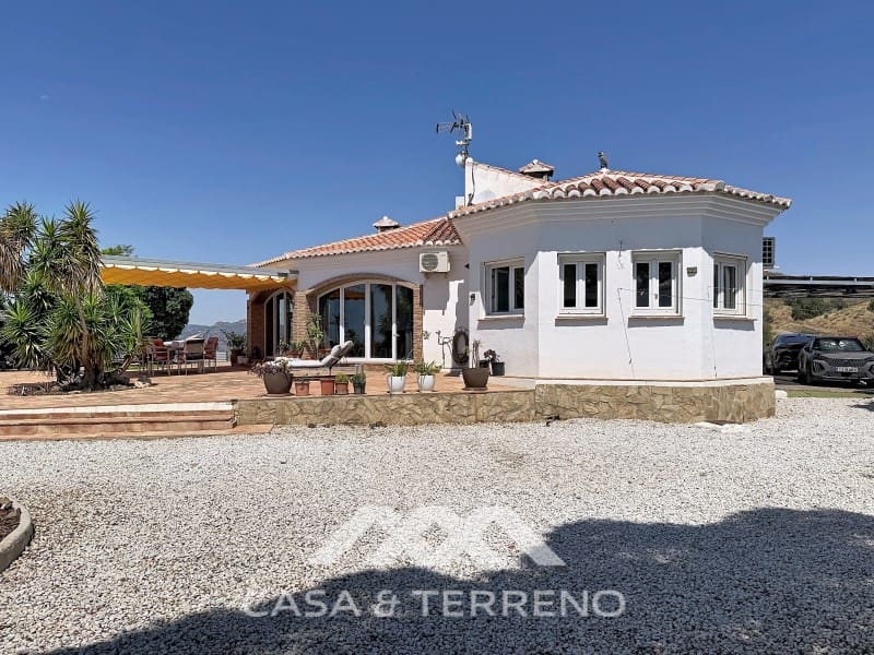4 quarto Moradia para venda em Velez-Malaga com piscina - 748 000 € (Ref: 9952362)