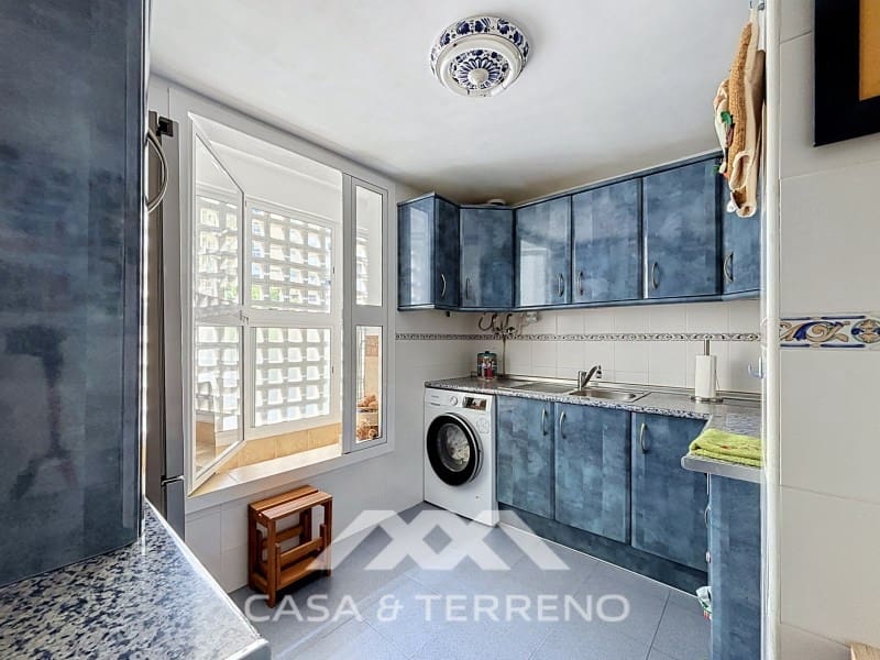 4 soverom Leilighet til salgs i Malaga by med garasje - € 339 000 (Ref: 9977039)