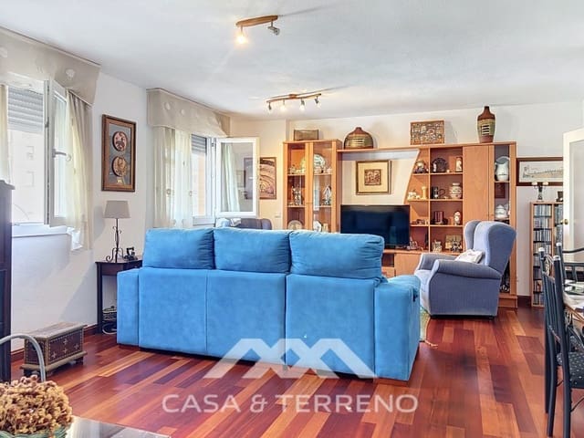 4 soverom Leilighet til salgs i Los Castillejos, Málaga by med garasje - € 339 000 (Ref: 9977039)