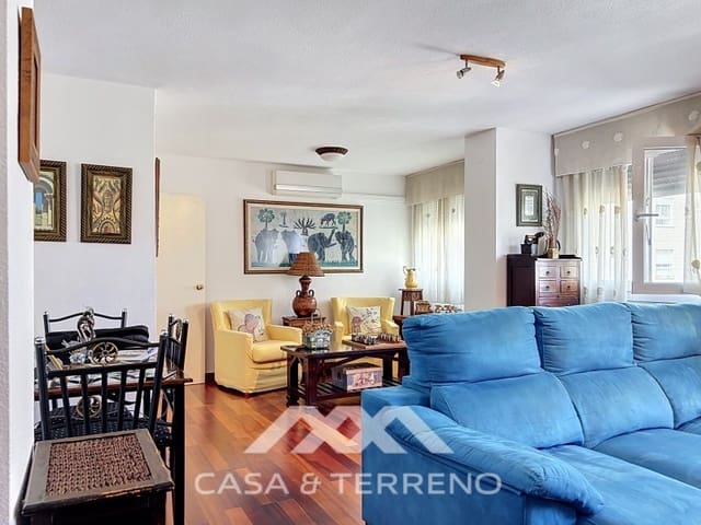 4 soverom Leilighet til salgs i Los Castillejos, Málaga by med garasje - € 339 000 (Ref: 9977039)
