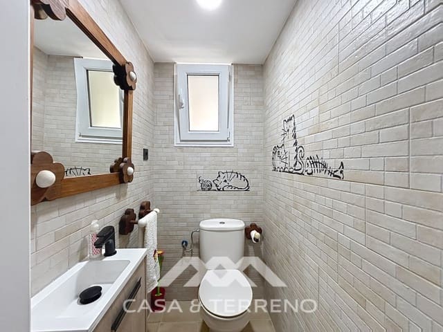 4 soverom Leilighet til salgs i Los Castillejos, Málaga by med garasje - € 339 000 (Ref: 9977039)