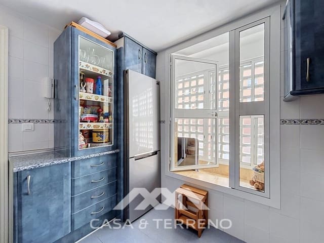 4 soverom Leilighet til salgs i Los Castillejos, Málaga by med garasje - € 339 000 (Ref: 9977039)