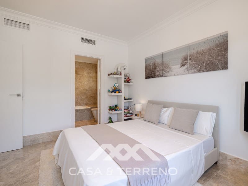 Chalet de 4 habitaciones en Marbella en venta con piscina garaje - 1.485.000 € (Ref: 9996860)