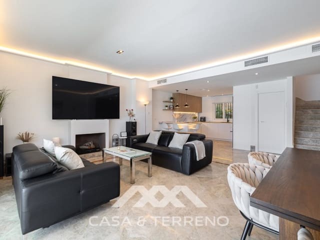 Chalet de 4 habitaciones en Santa Clara, Marbella en venta con piscina garaje - 1.485.000 € (Ref: 9996860)