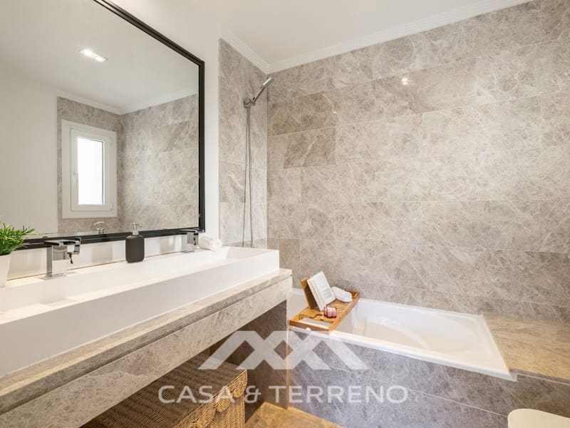 Chalet de 4 habitaciones en Marbella en venta con piscina garaje - 1.485.000 € (Ref: 9996860)