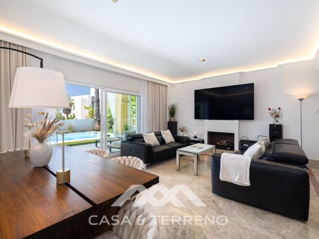 Chalet de 4 habitaciones en Santa Clara, Marbella en venta con piscina garaje - 1.485.000 € (Ref: 9996860)