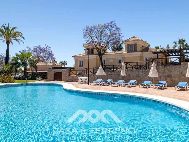 Chalet de 4 habitaciones en Marbella en venta con piscina garaje - 1.485.000 € (Ref: 9996860)