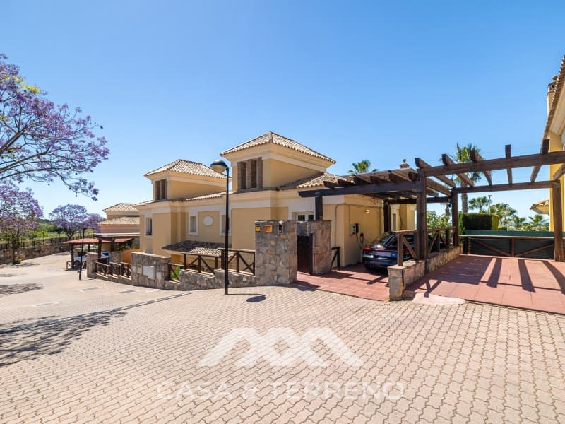 Chalet de 4 habitaciones en Marbella en venta con piscina garaje - 1.485.000 € (Ref: 9996860)