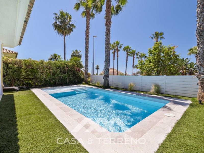 Chalet de 4 habitaciones en Marbella en venta con piscina garaje - 1.485.000 € (Ref: 9996860)