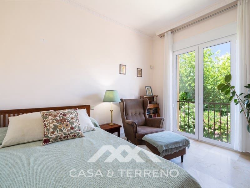 5 makuuhuone Huvila myytävänä paikassa Nueva Andalucia mukana uima-altaan - 1 395 000 € (Ref: 9996861)