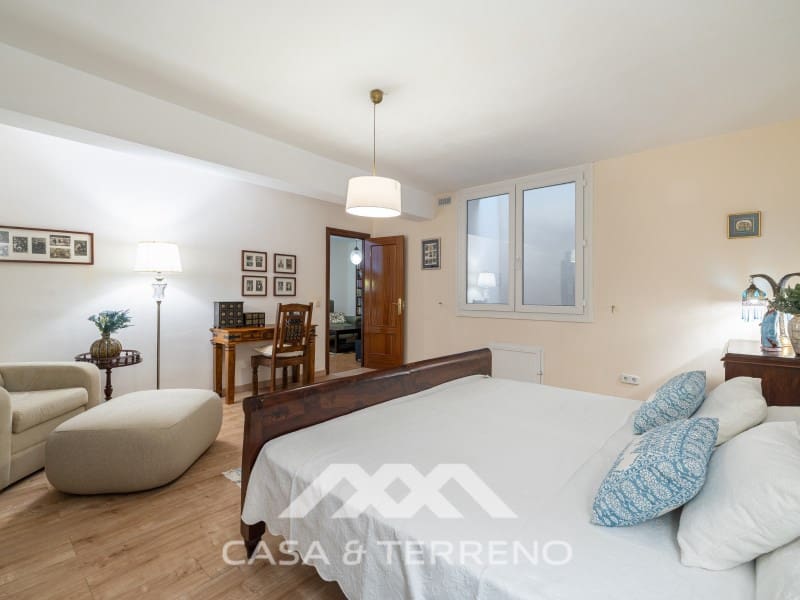 5 makuuhuone Huvila myytävänä paikassa Nueva Andalucia mukana uima-altaan - 1 395 000 € (Ref: 9996861)