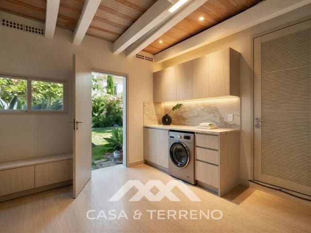 5 soverom Villa til salgs i Los Naranjos, Marbella med svømmebasseng - € 1 395 000 (Ref: 9996861)
