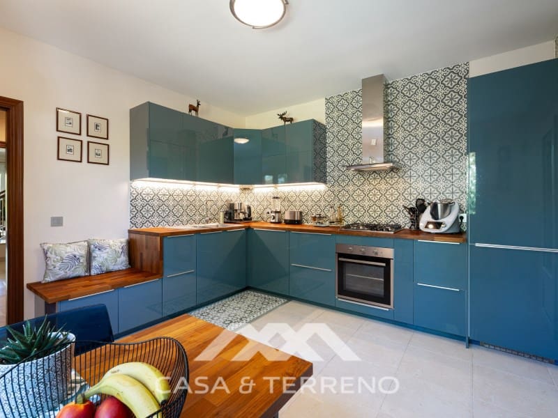 5 makuuhuone Huvila myytävänä paikassa Nueva Andalucia mukana uima-altaan - 1 395 000 € (Ref: 9996861)