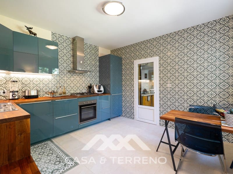 5 makuuhuone Huvila myytävänä paikassa Nueva Andalucia mukana uima-altaan - 1 395 000 € (Ref: 9996861)