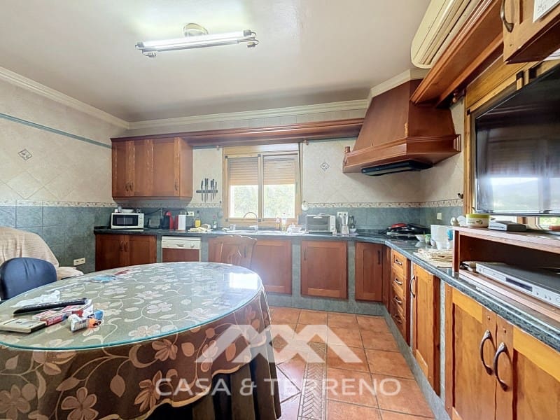 8 makuuhuone Huvila myytävänä paikassa El Burgo - 400 000 € (Ref: 9996862)